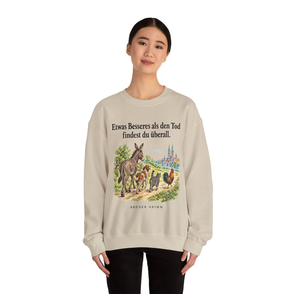 Brüder Grimm: „Etwas Besseres als den Tod findest du überall“ – Sweatshirt in Sand – Model-Foto