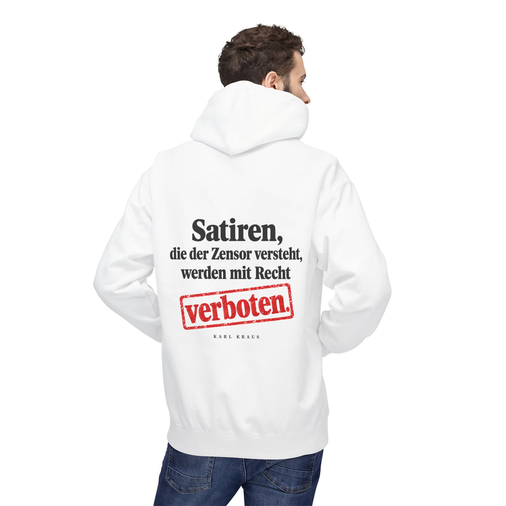 Karl Kraus: „Satiren, die der Zensor versteht, werden mit Recht verboten“ – Hoodie in Weiß – Model-Foto